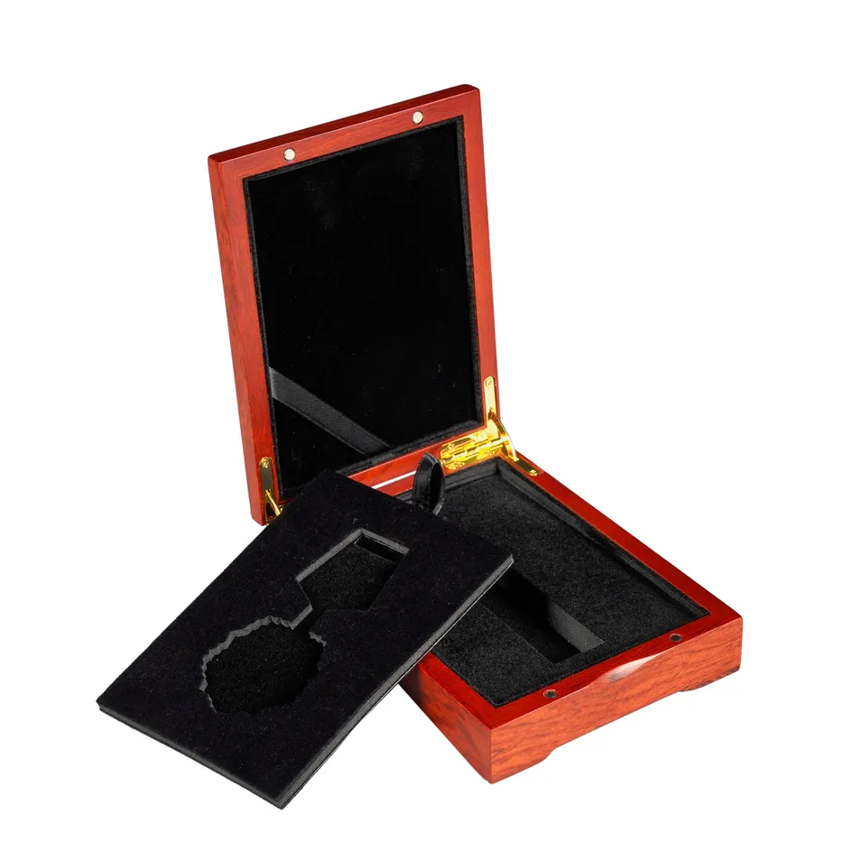 Luxury Rosewood Custom Laser Logo Single Badge Packaging Wooden Coin Box
