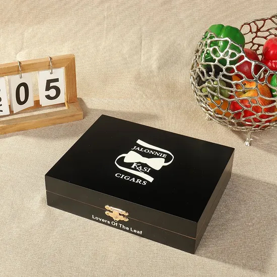 Wholesale Chiristmas Day Wood Cigar Packaging Box Solid Wood Cigarette Humidor Box Wood Veneer Parquet All Kinds of Pattern Printing Customized Packing Gift Box