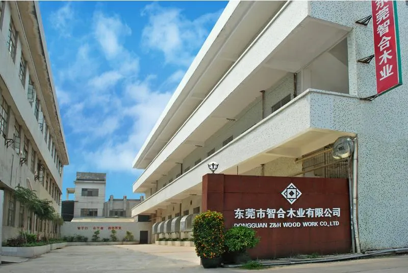 Luxurious High Gloss Wine Gift Set with Six Premium Bottles