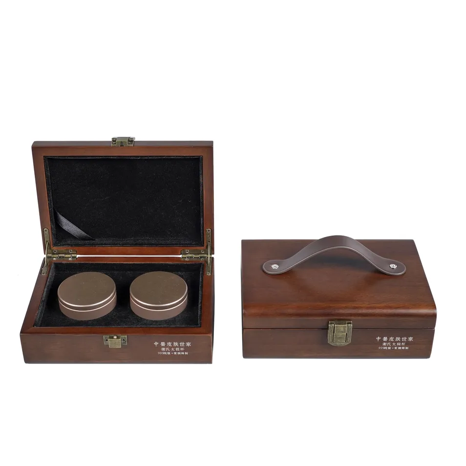Eco-Friendly Rubber and Wood Gift Box with Leather Handle
