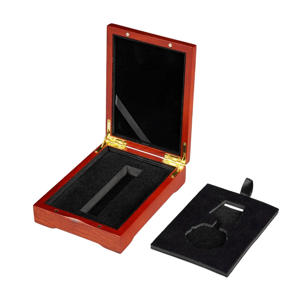 Luxury Rosewood Custom Laser Logo Single Badge Packaging Wooden Coin Box